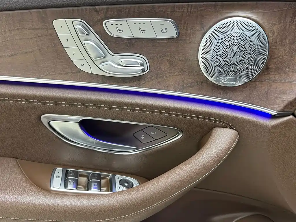 Mercedes-Benz E-Class 2020 — фото 20