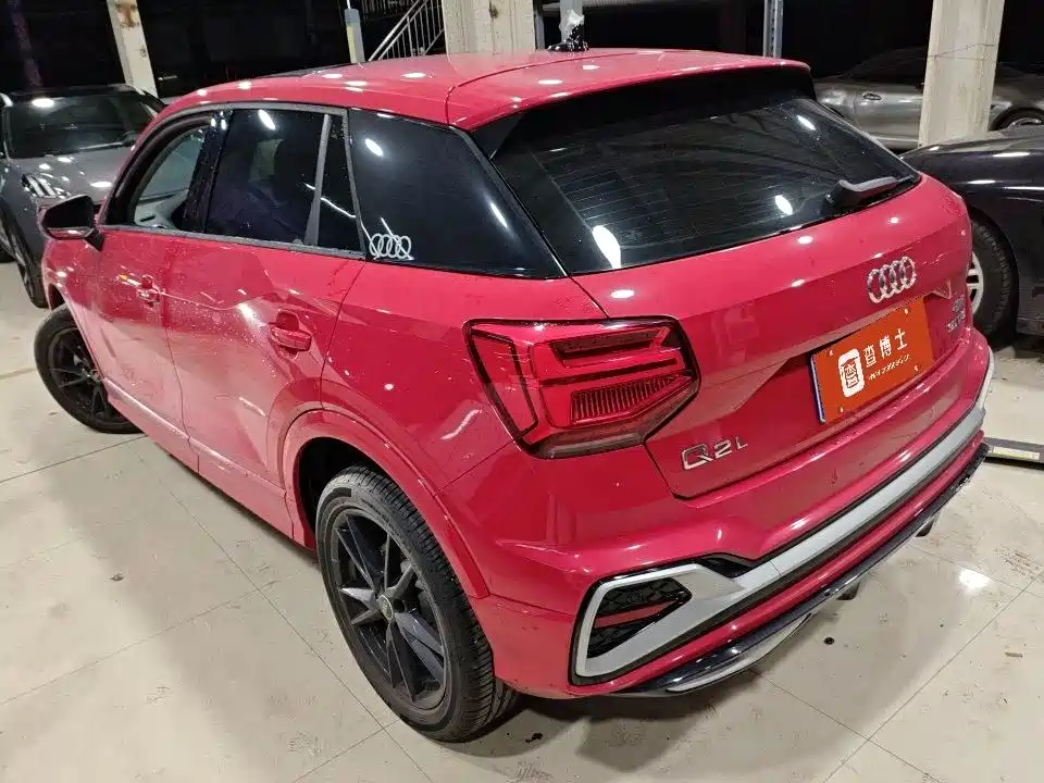Audi Q2L 2023 — фото 2