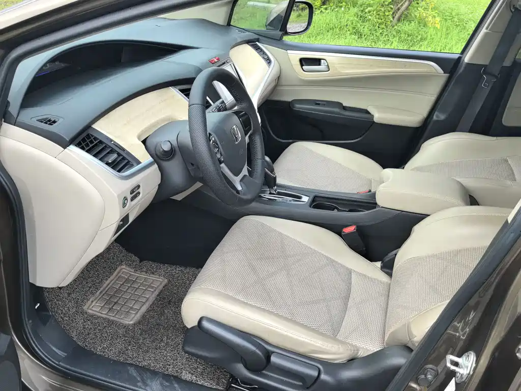 Honda Jade 2015 — фото 11