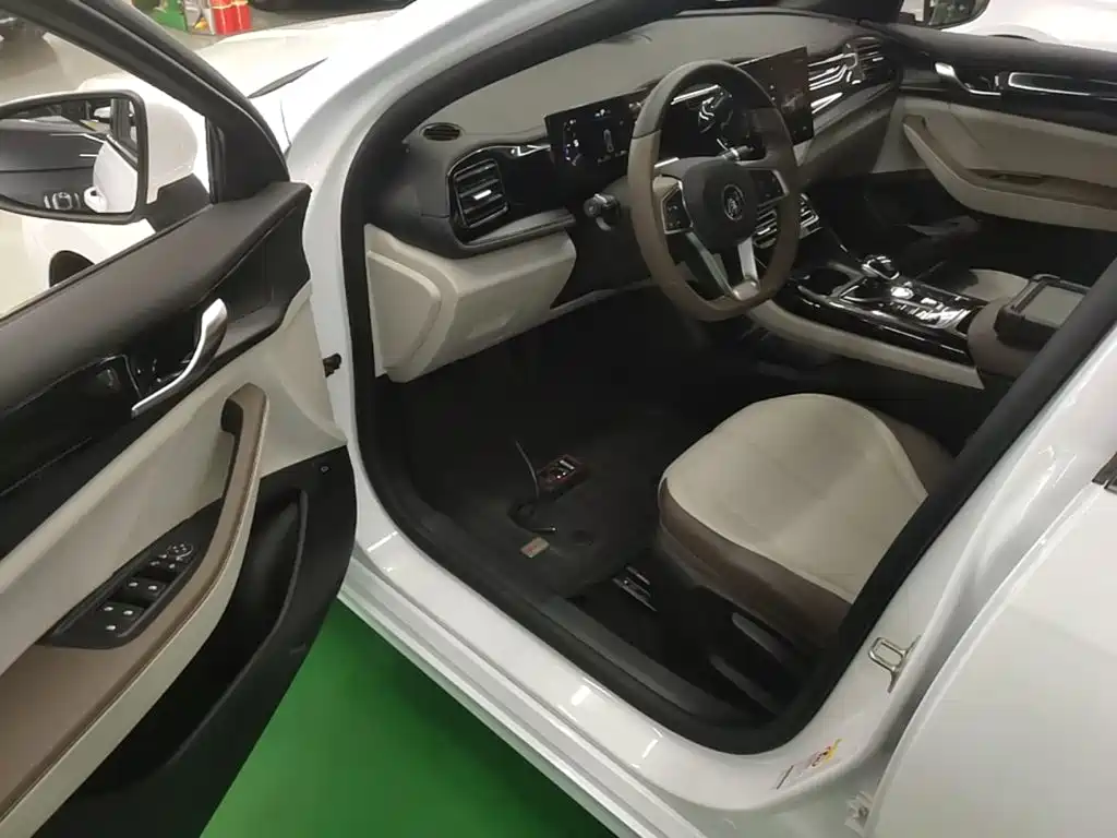 BYD Qin PLUS 2025 — фото 16
