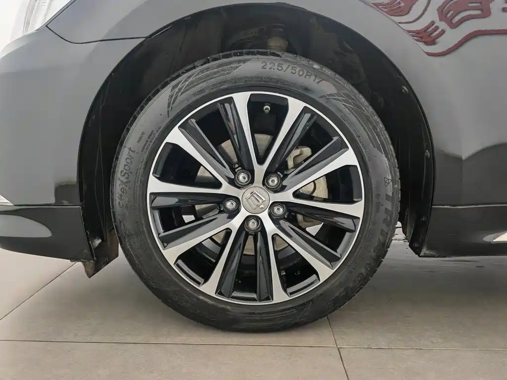 Toyota Crown 2018 — фото 17