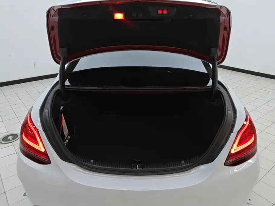 Mercedes-Benz C-Class 2020