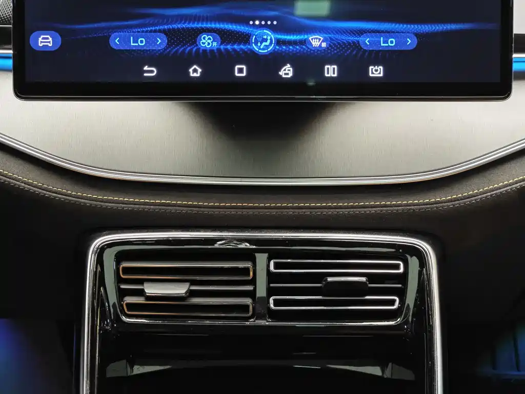 BYD Tang New Energy 2023 — фото 16
