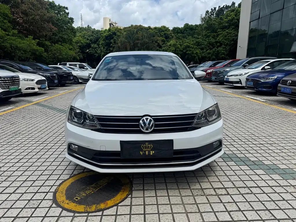 Volkswagen Sagitar 2018