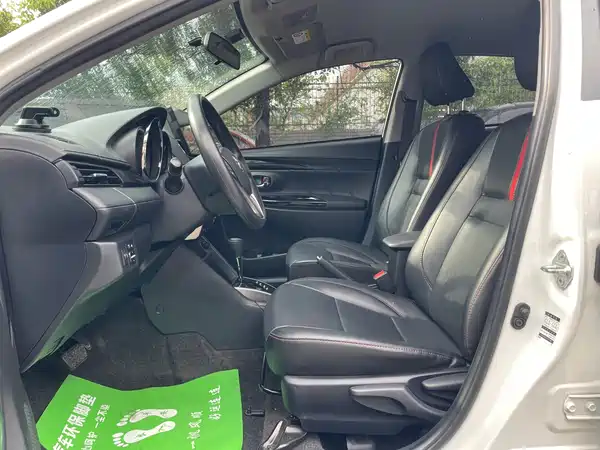 Toyota Yaris L 2022