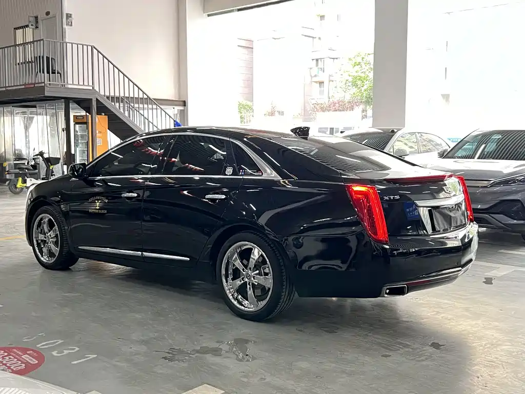Cadillac XTS 2017 — фото 20