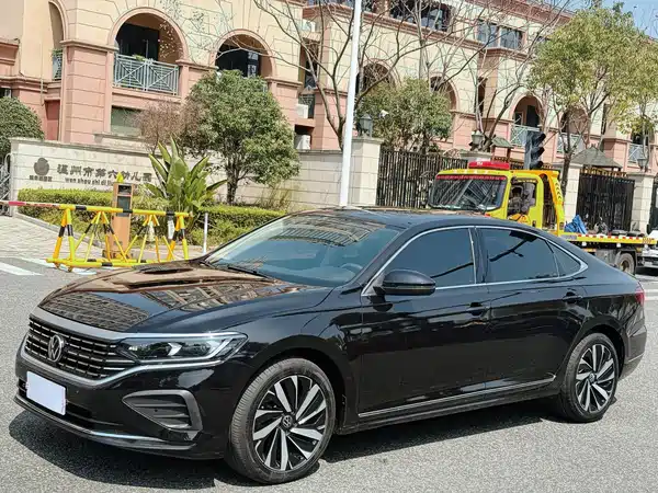 Volkswagen Passat 2024