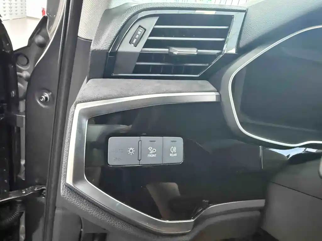 Audi Q3 2022 — фото 10