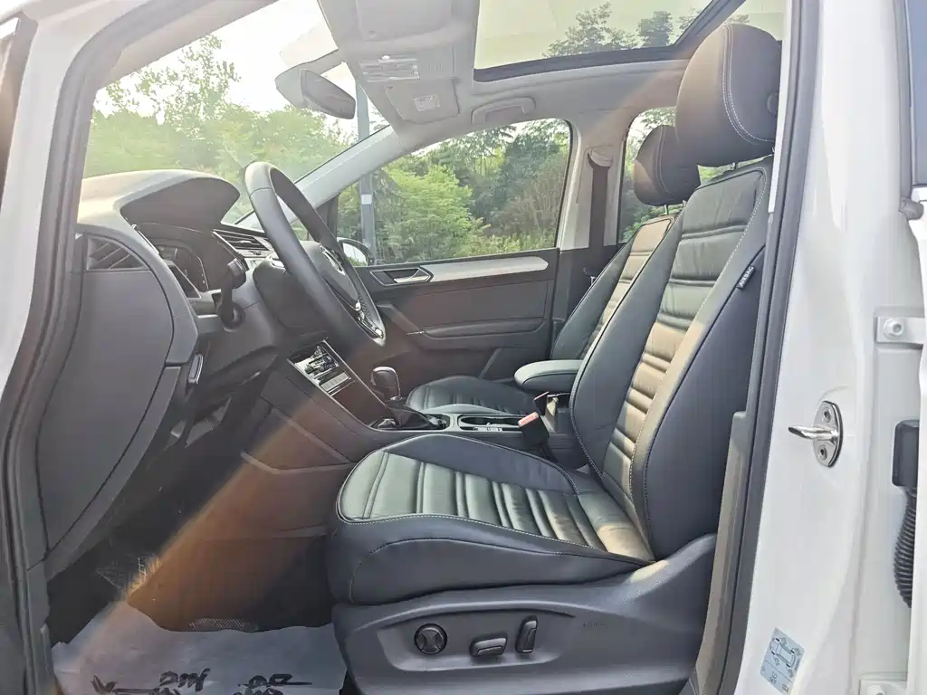 Volkswagen Touran 2023