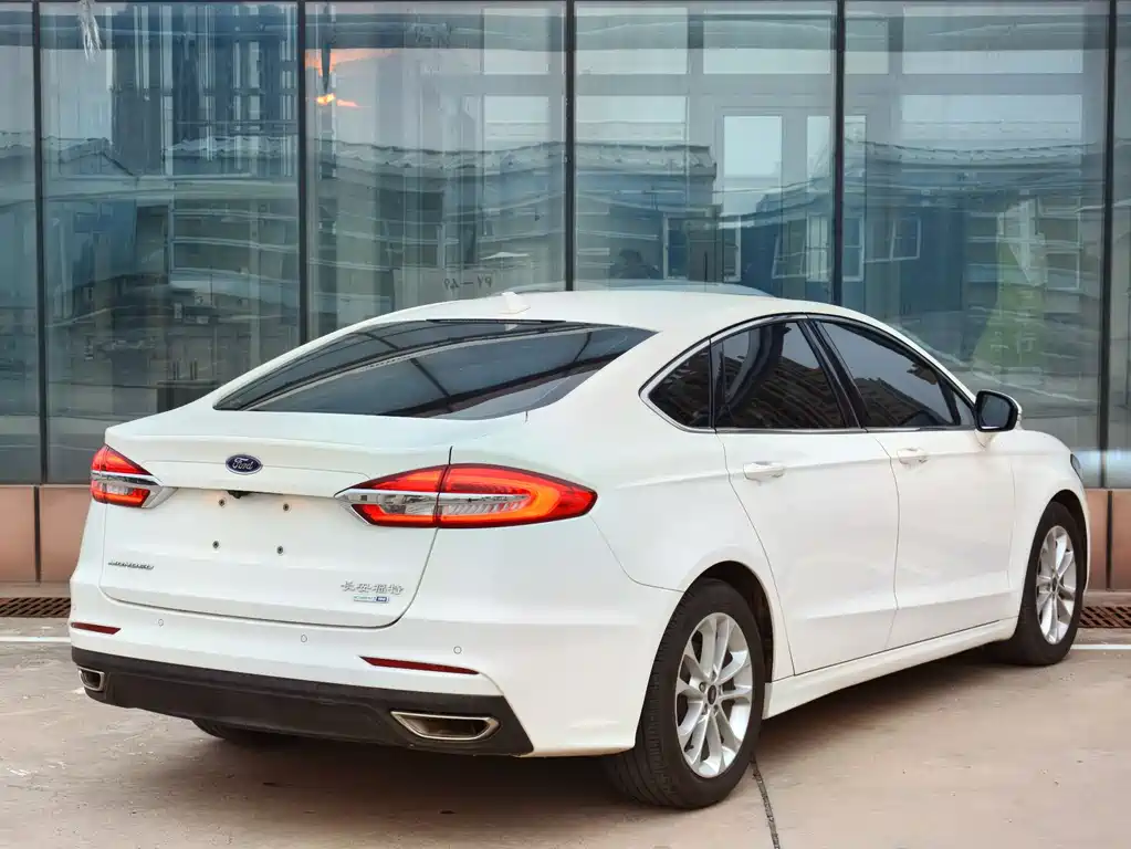 Ford Mondeo 2021 — фото 3