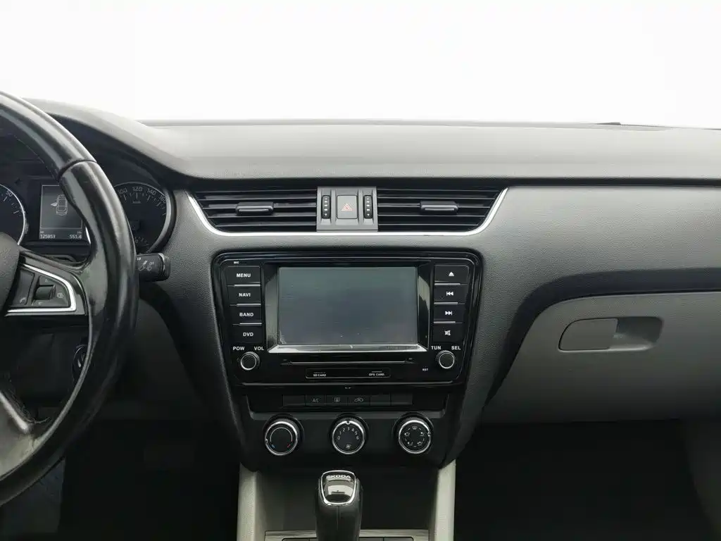Skoda Octavia 2014 — фото 12