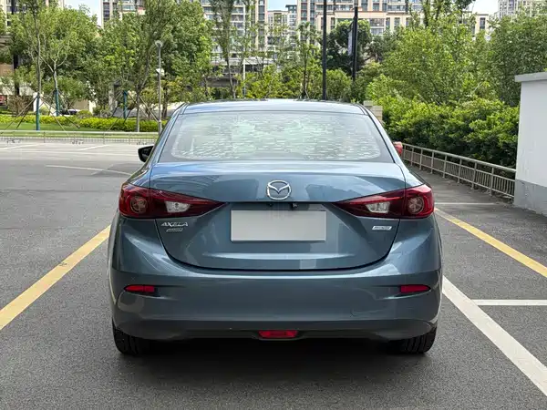 Mazda 3 Axela 2016