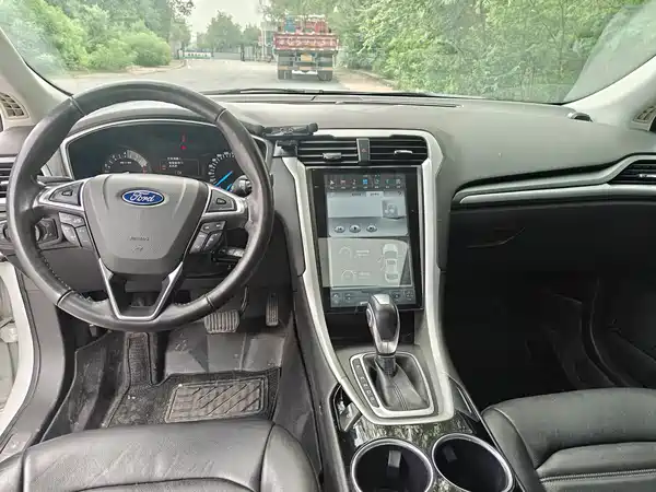 Ford Mondeo 2014
