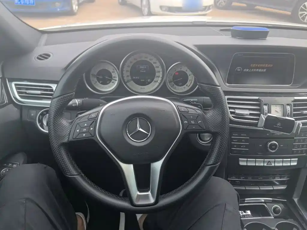 Mercedes-Benz E-Class 2015 — фото 11