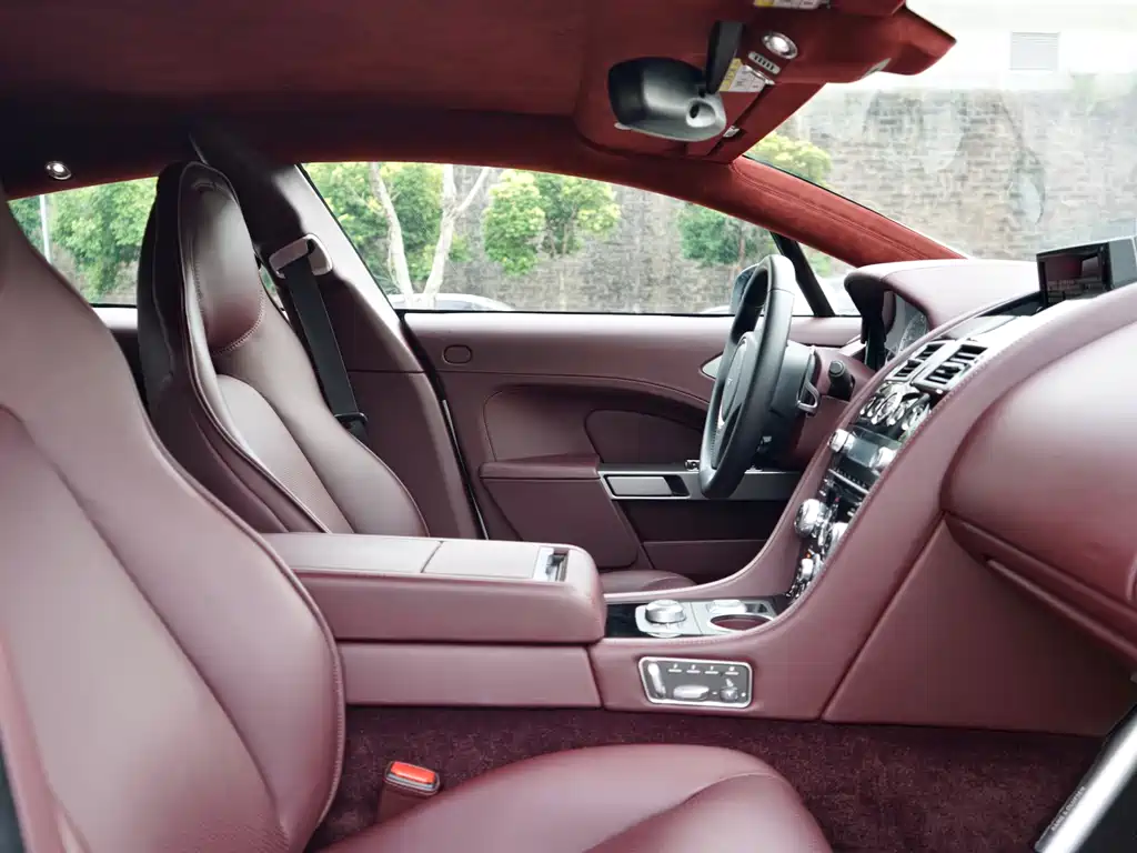 Aston Martin Rapide 2016 — фото 16