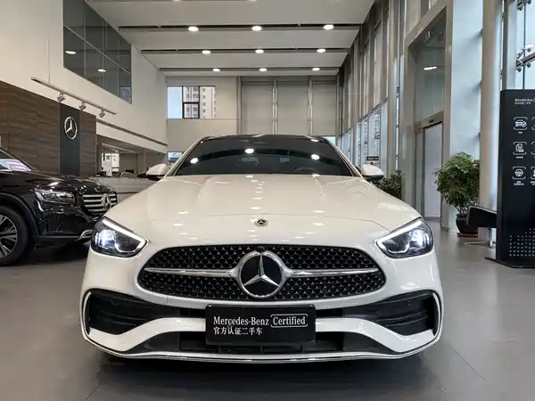 Mercedes-Benz C-Class 2024