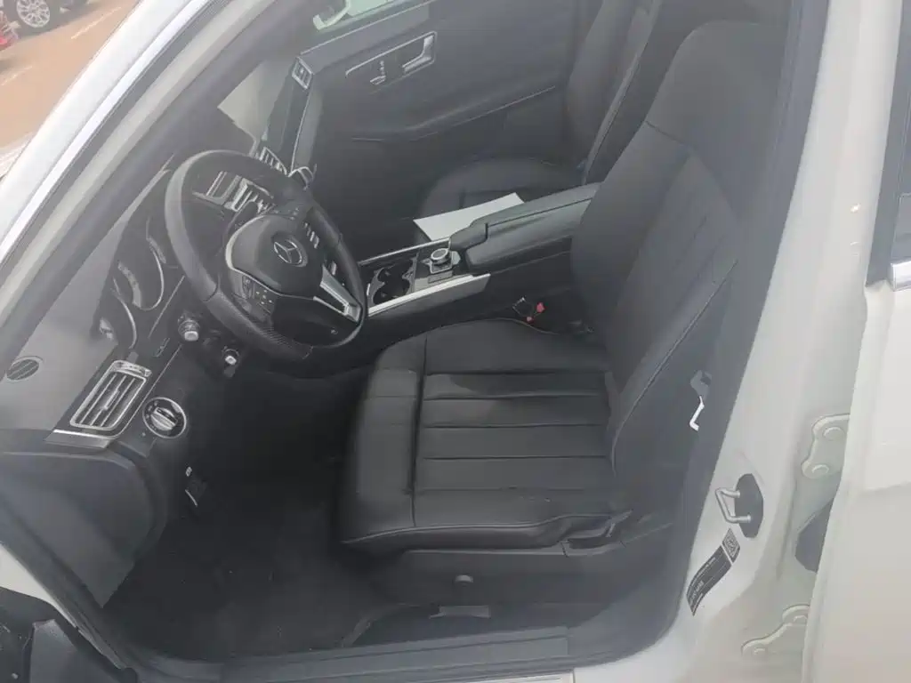 Mercedes-Benz E-Class 2015 — фото 15