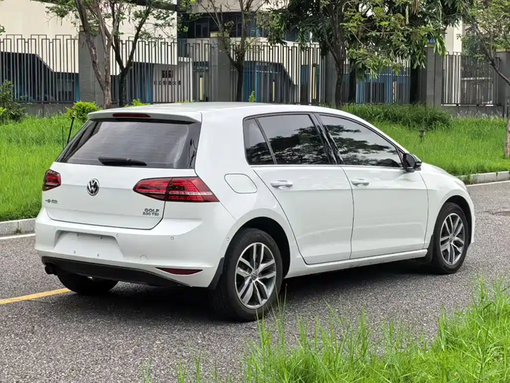 Volkswagen Golf 2017 — фото 9