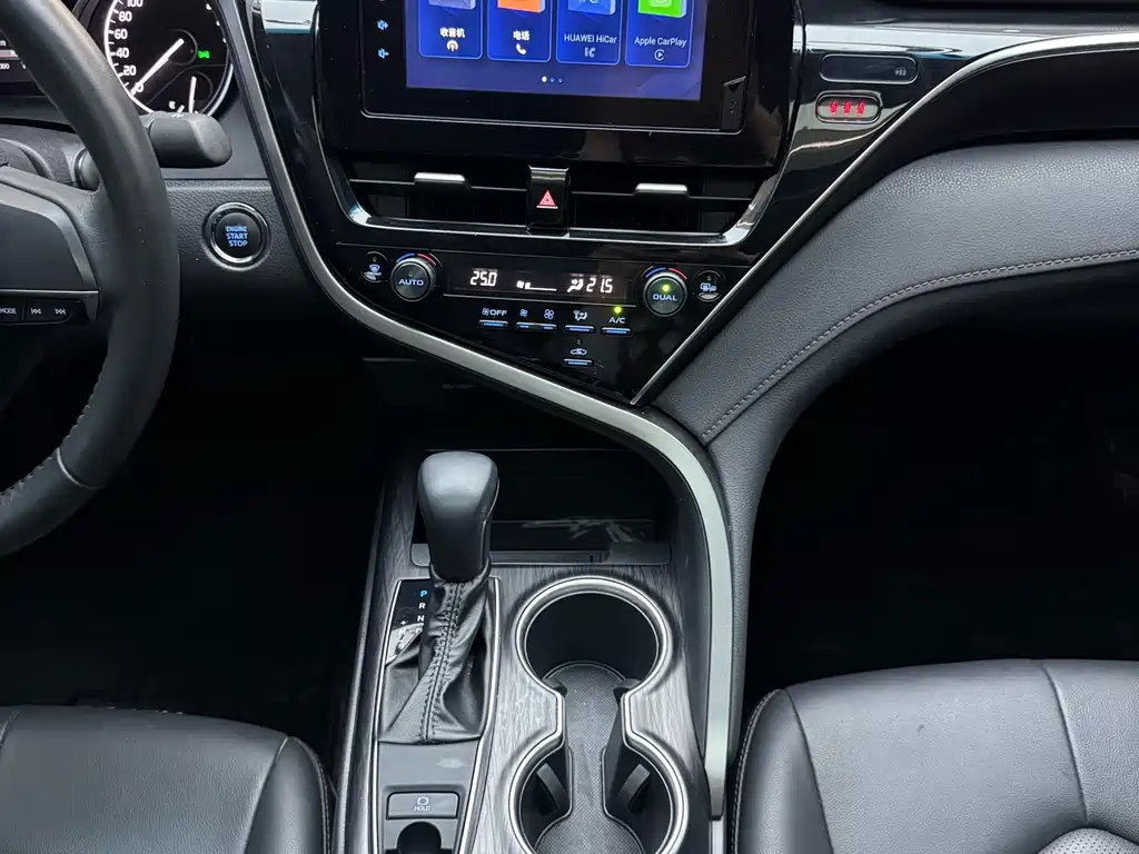 Toyota Camry 2024 — фото 18