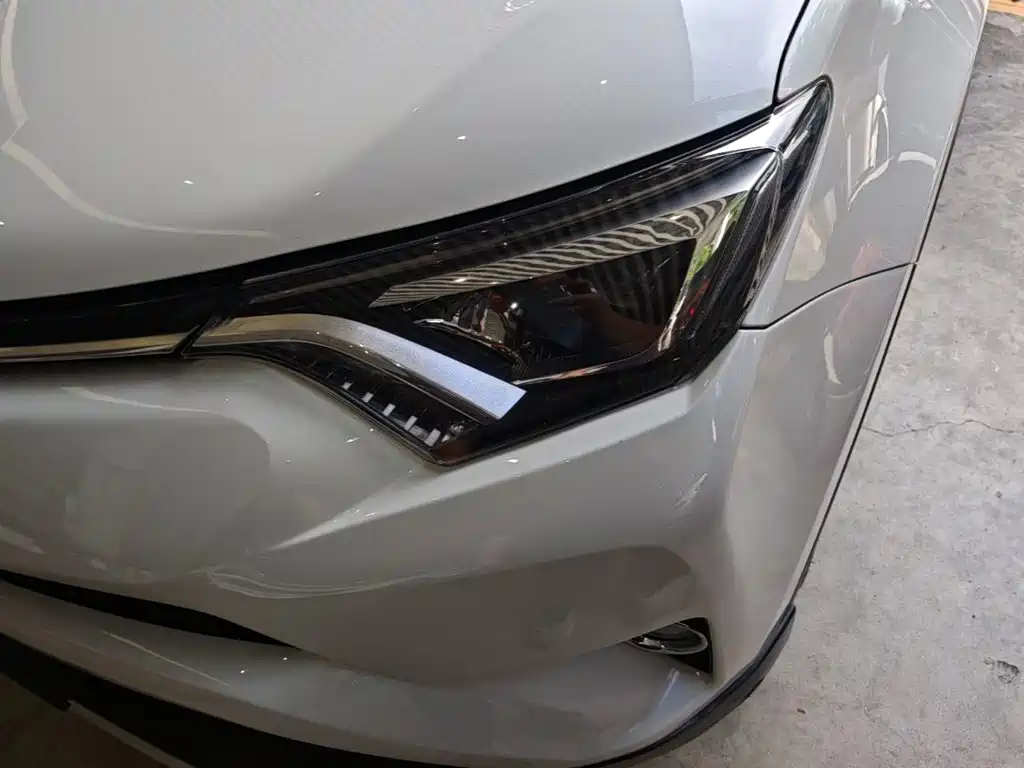 Toyota RAV4 2016 — фото 24