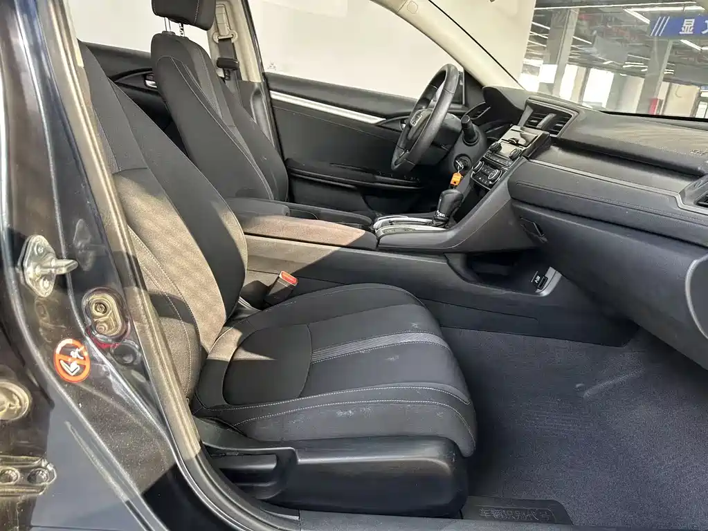 Honda Civic 2016 — фото 14