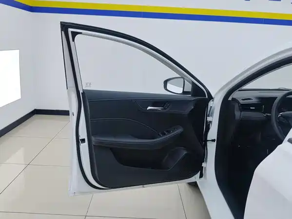 Roewe i5 2025