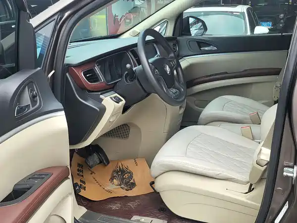 Buick GL8 2017