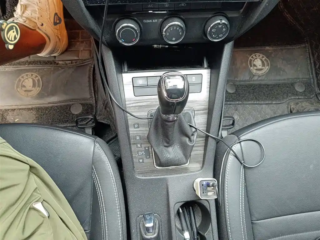 Skoda Octavia 2016 — фото 10