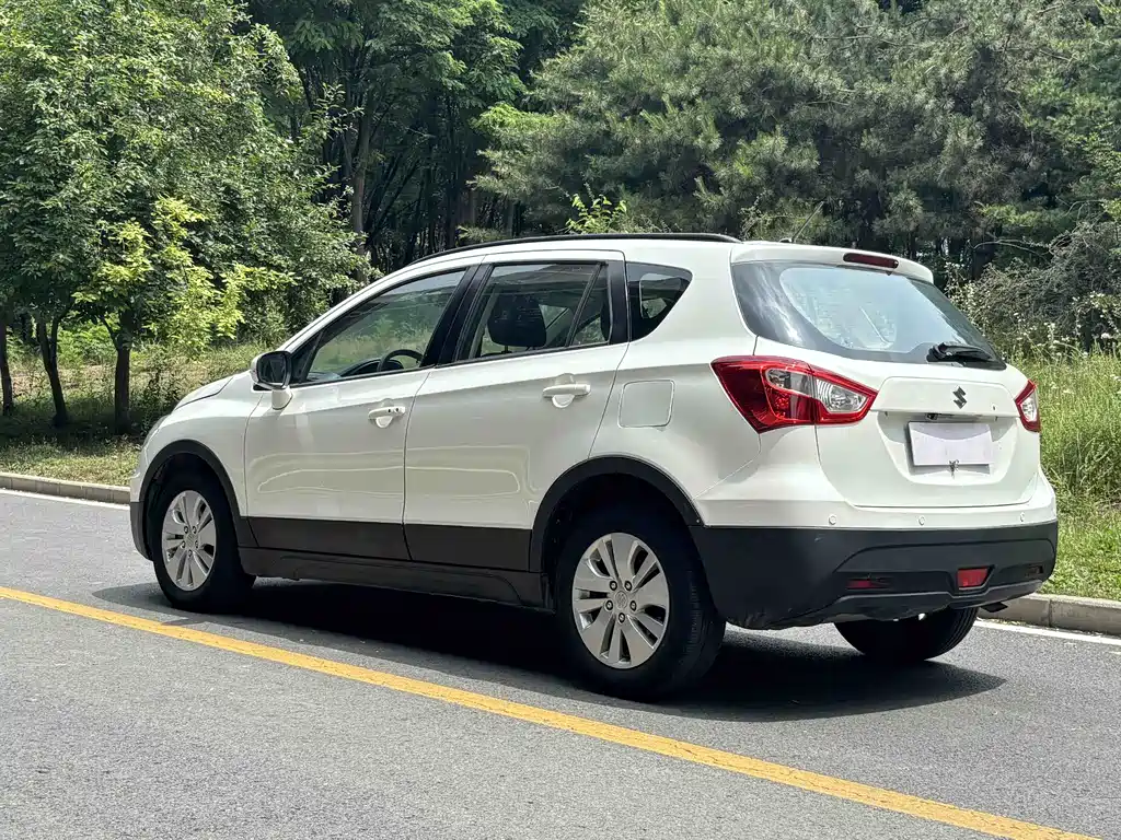 Suzuki S-Cross 2015 — фото 4