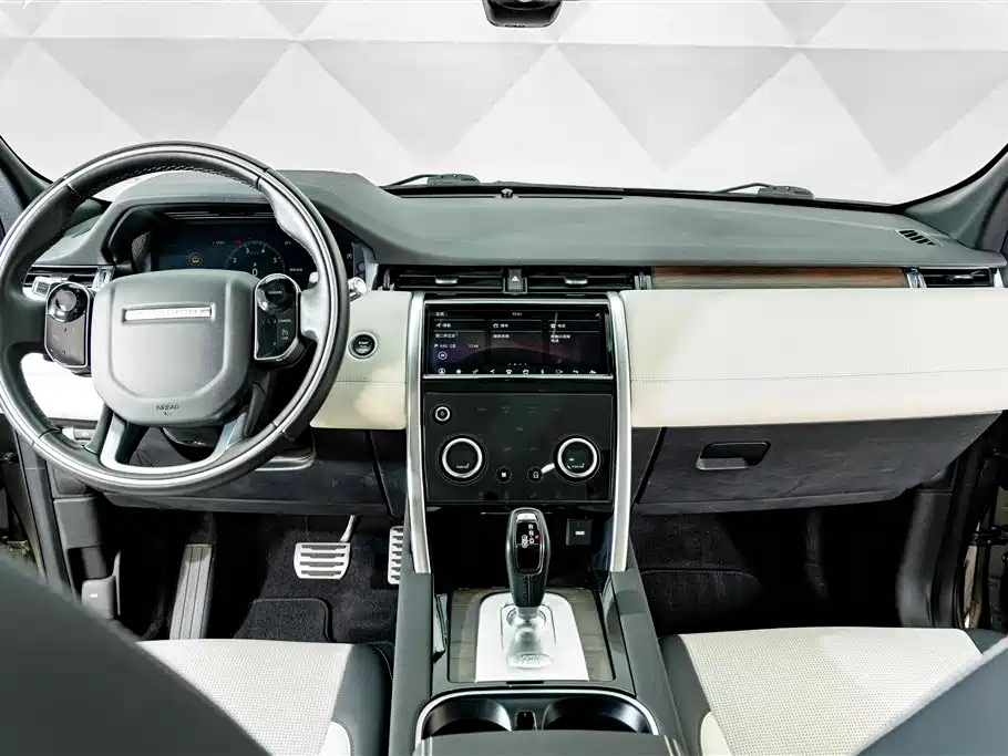 Land Rover Discovery Sport 2021 — фото 12