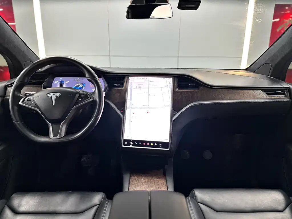Tesla Model X 2019 — фото 15