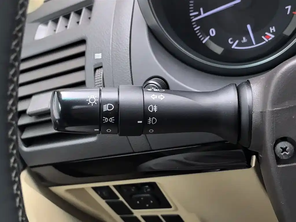 Toyota Prado 2015 — фото 21