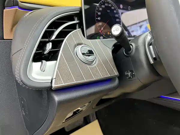 Mercedes-Benz E-Class 2024
