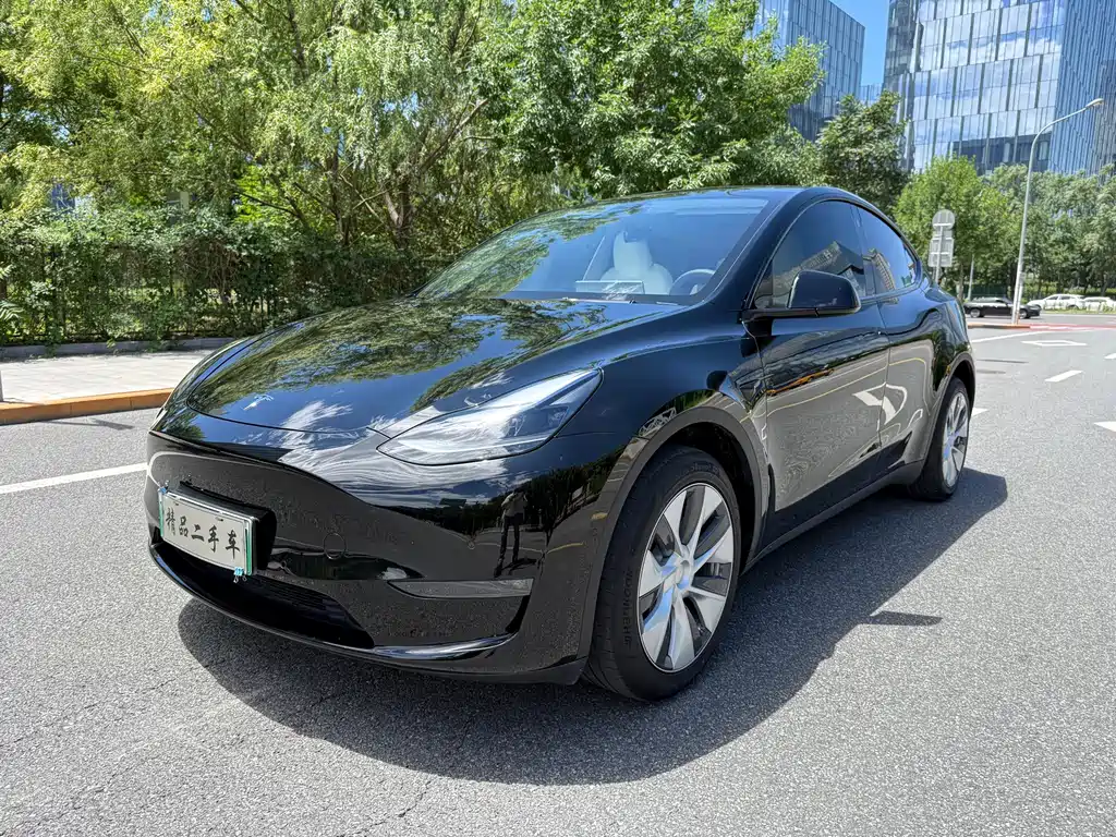 Tesla Model Y 2023 — фото 1