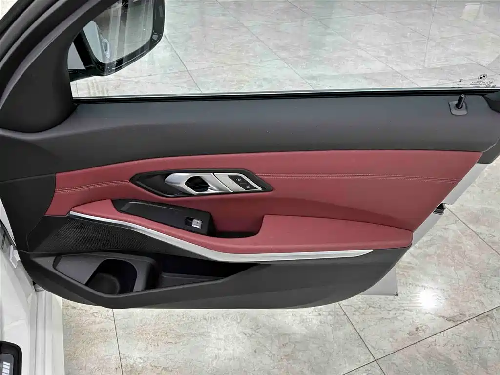 BMW 3 Series 2023 — фото 13