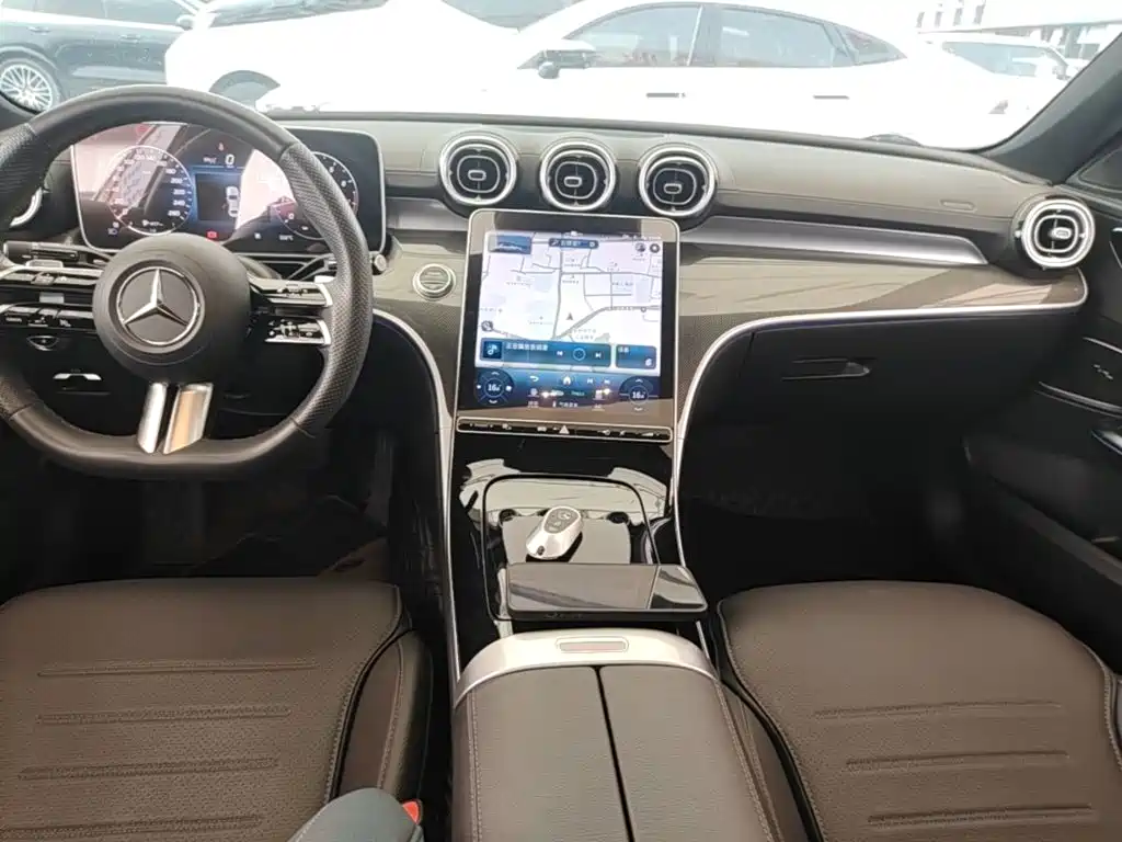 Mercedes-Benz C-Class 2024 — фото 14