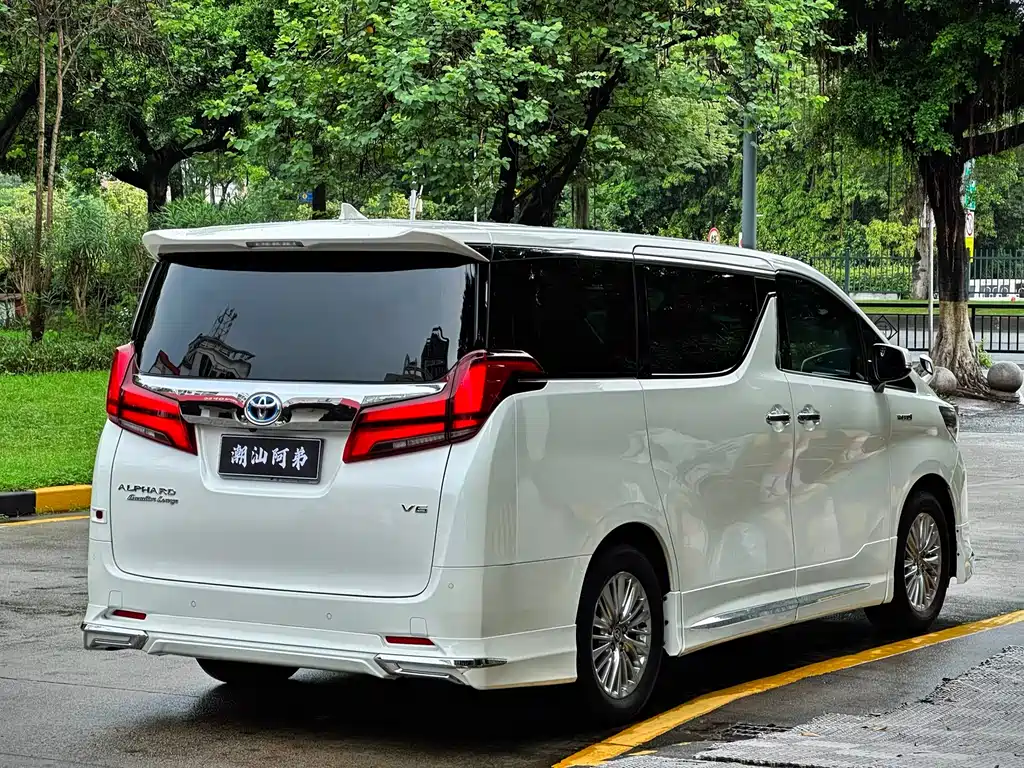 Toyota Vellfire 2023 — фото 2