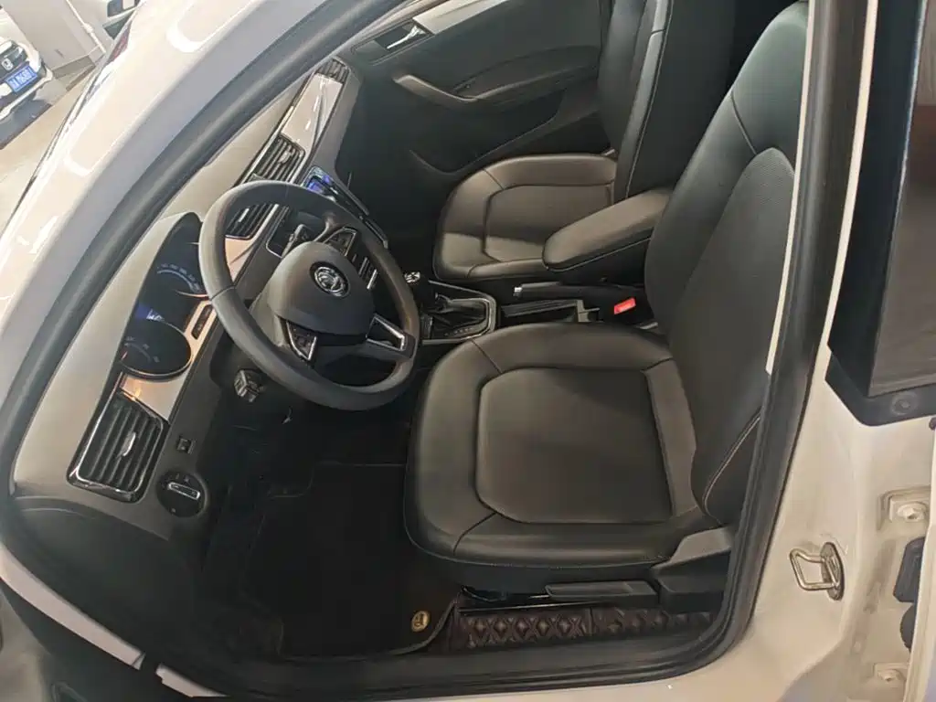 Skoda Rapid 2021 — фото 15