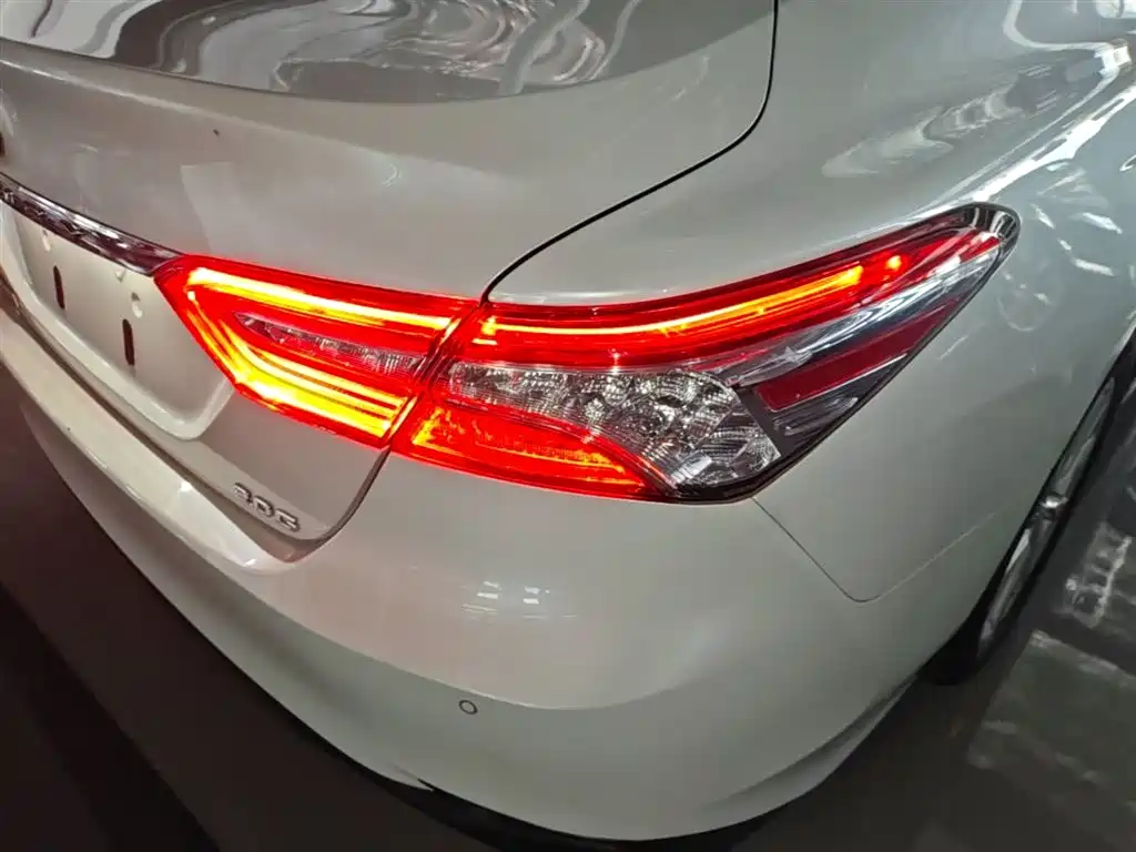 Toyota Camry 2022 — фото 8