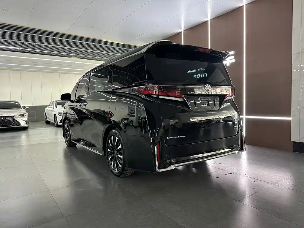 Toyota Vellfire 2023