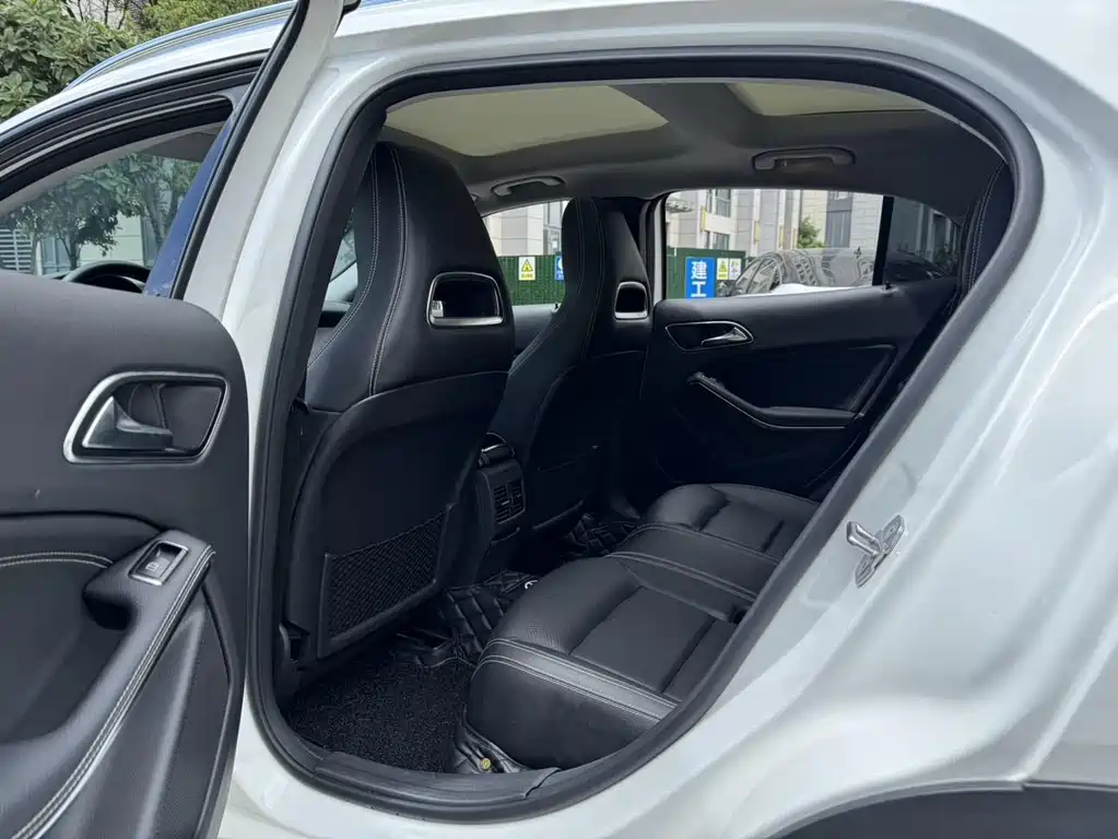 Mercedes-Benz GLA 2018 — фото 25