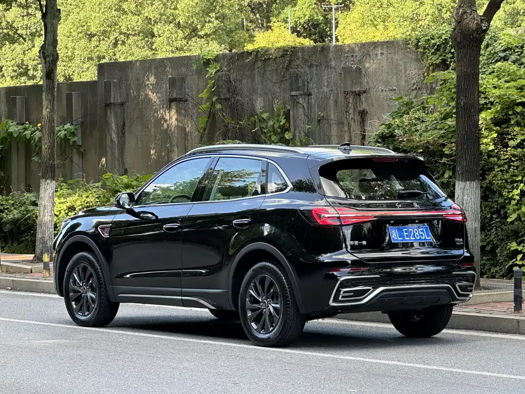 Hongqi HS5 2025