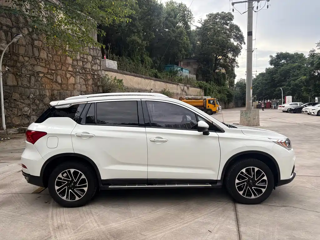 GAC Trumpchi GS4 2018 — фото 4
