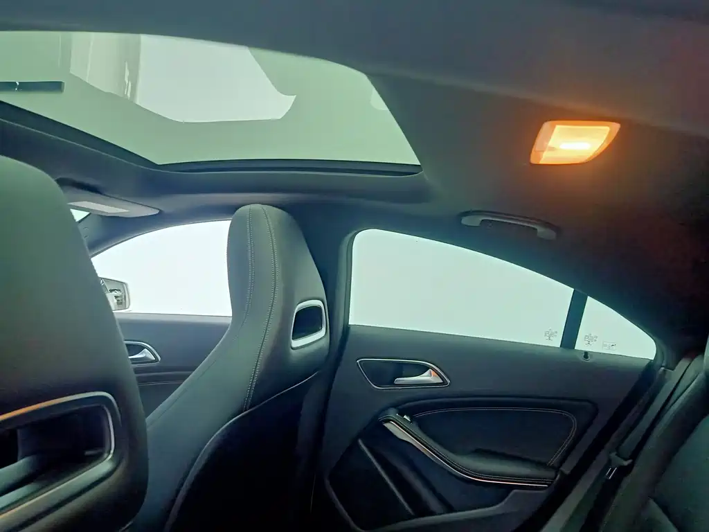 Mercedes-Benz CLA 2018 — фото 16