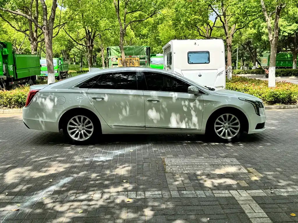 Cadillac XTS 2019 — фото 14