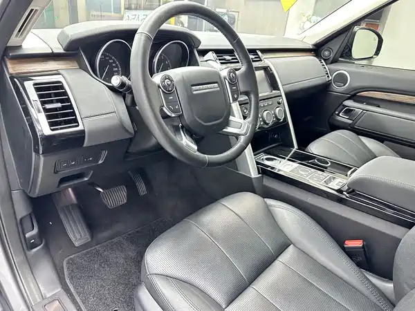 Land Rover Discovery 2018