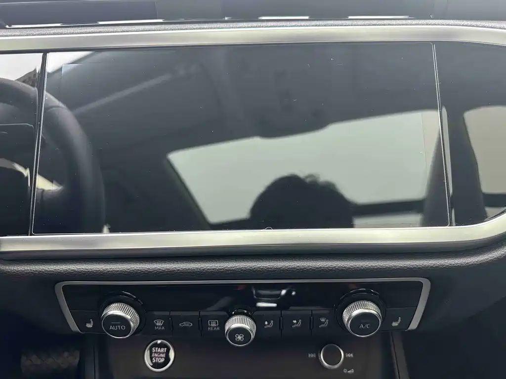 Audi Q3 2021 — фото 16