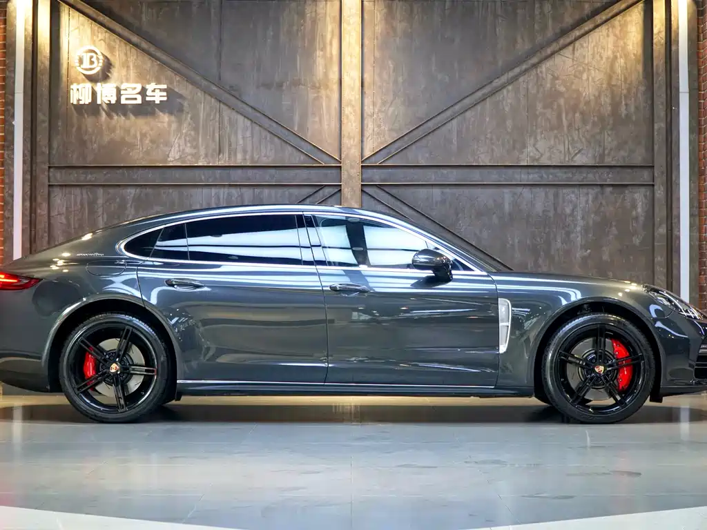 Porsche Panamera 2019 — фото 21