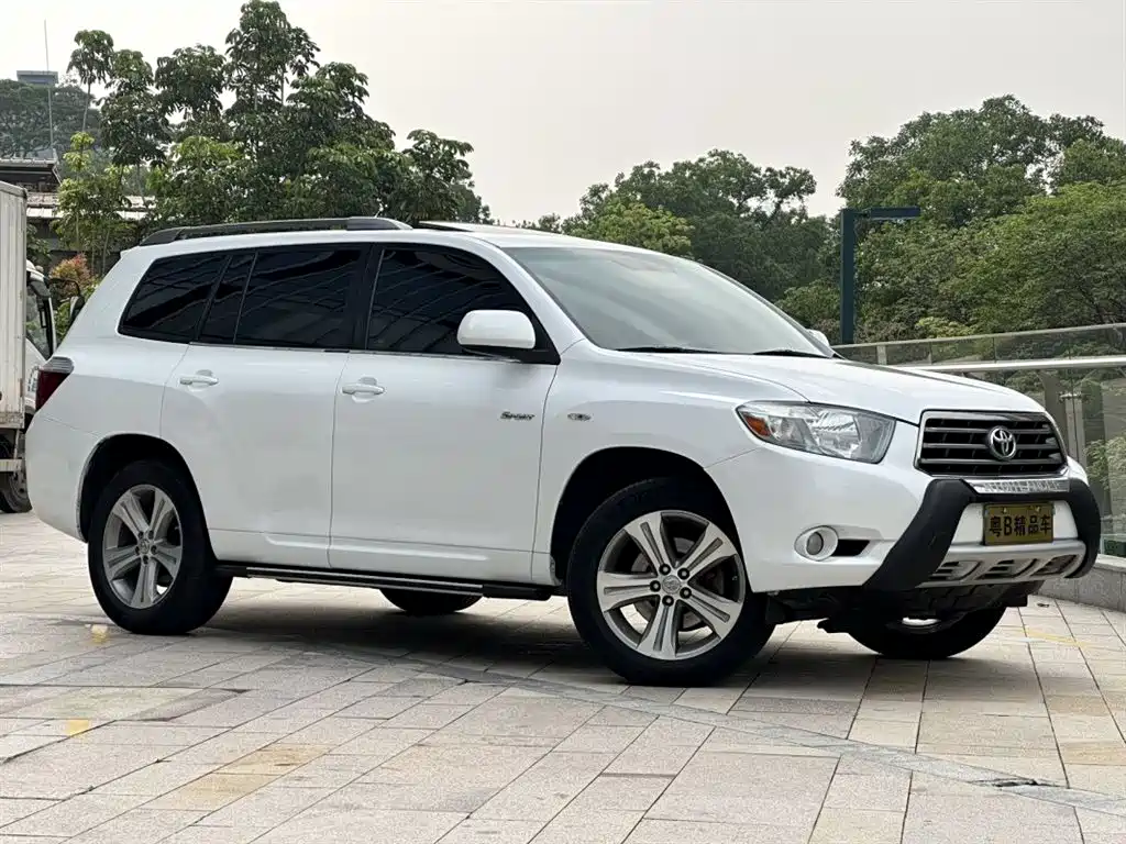 Toyota Highlander 2011 — фото 3