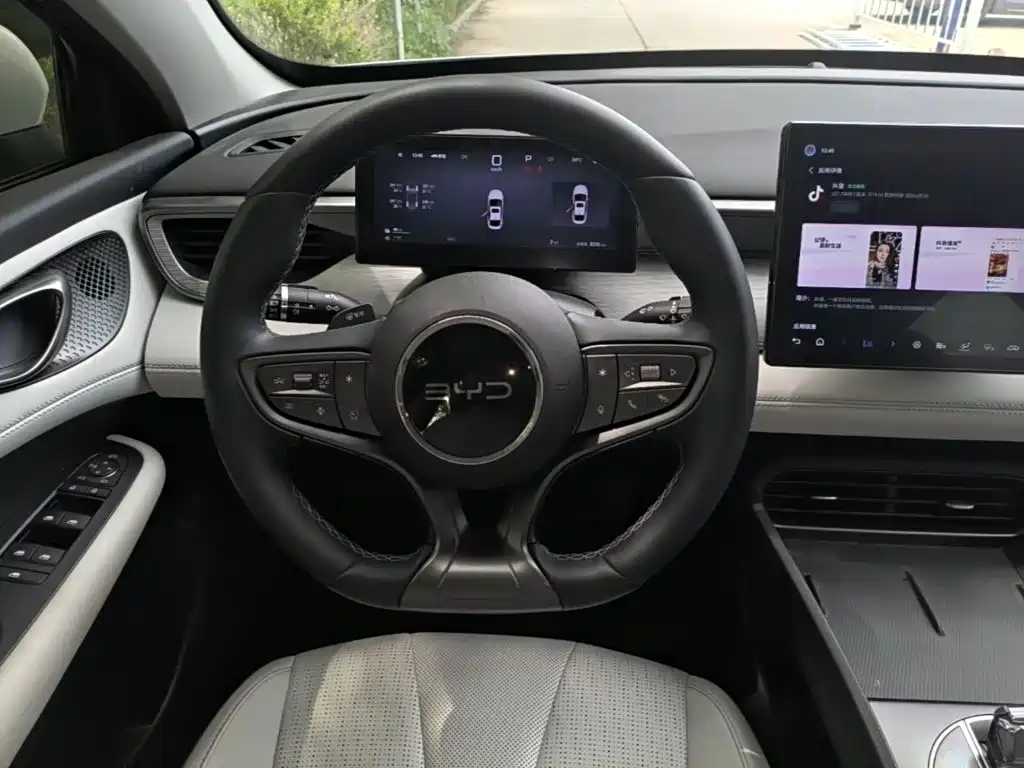 BYD Seal 05 DM-i 2025 — фото 11